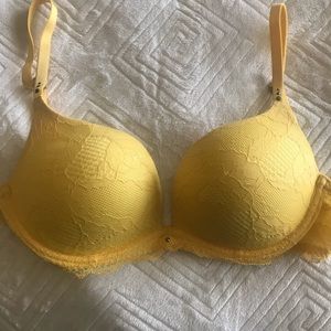 Victoria’s Secret 32C Bra